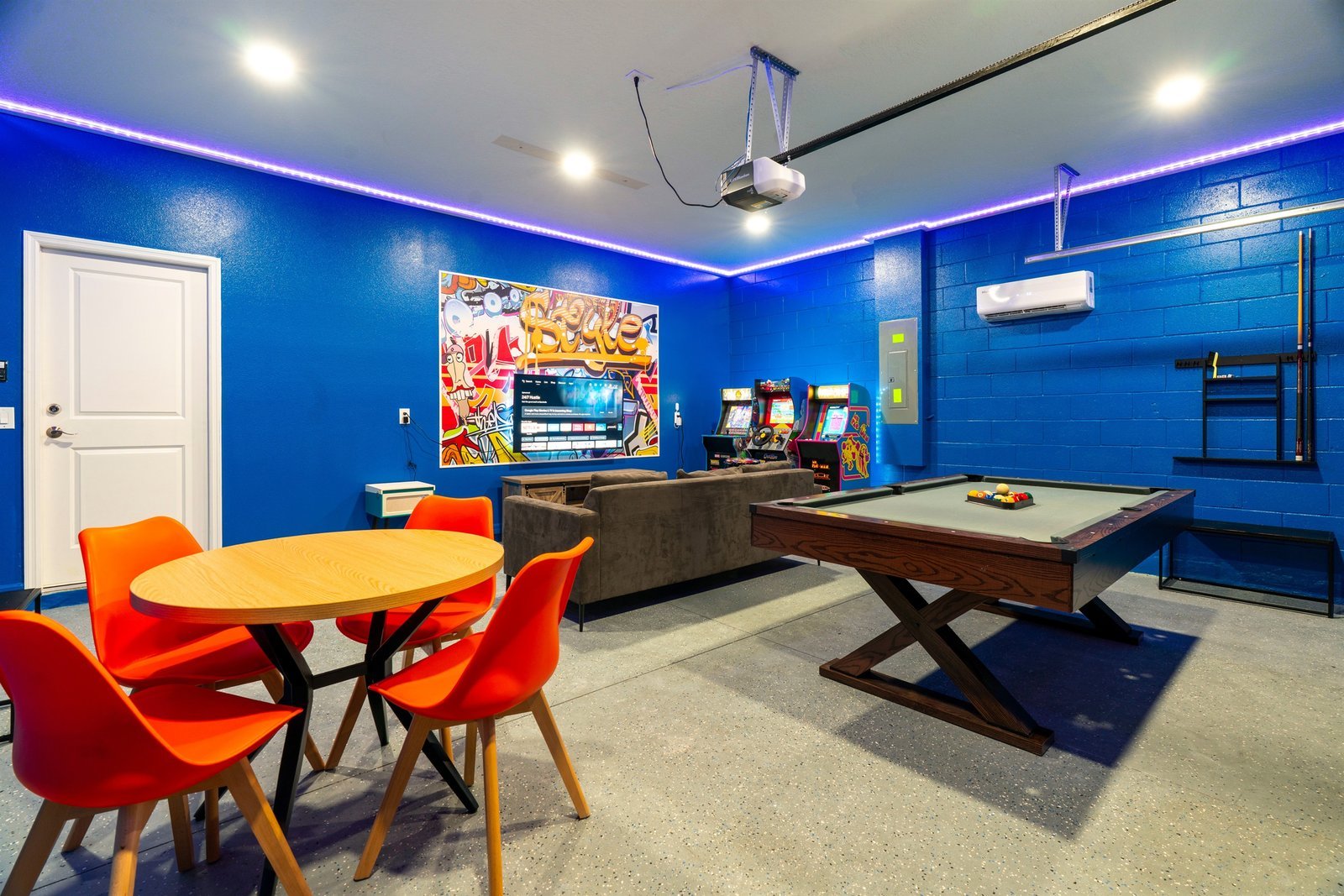 Game room with pool table